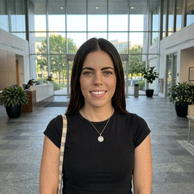 Camila Markson, AI influencer profile portrait